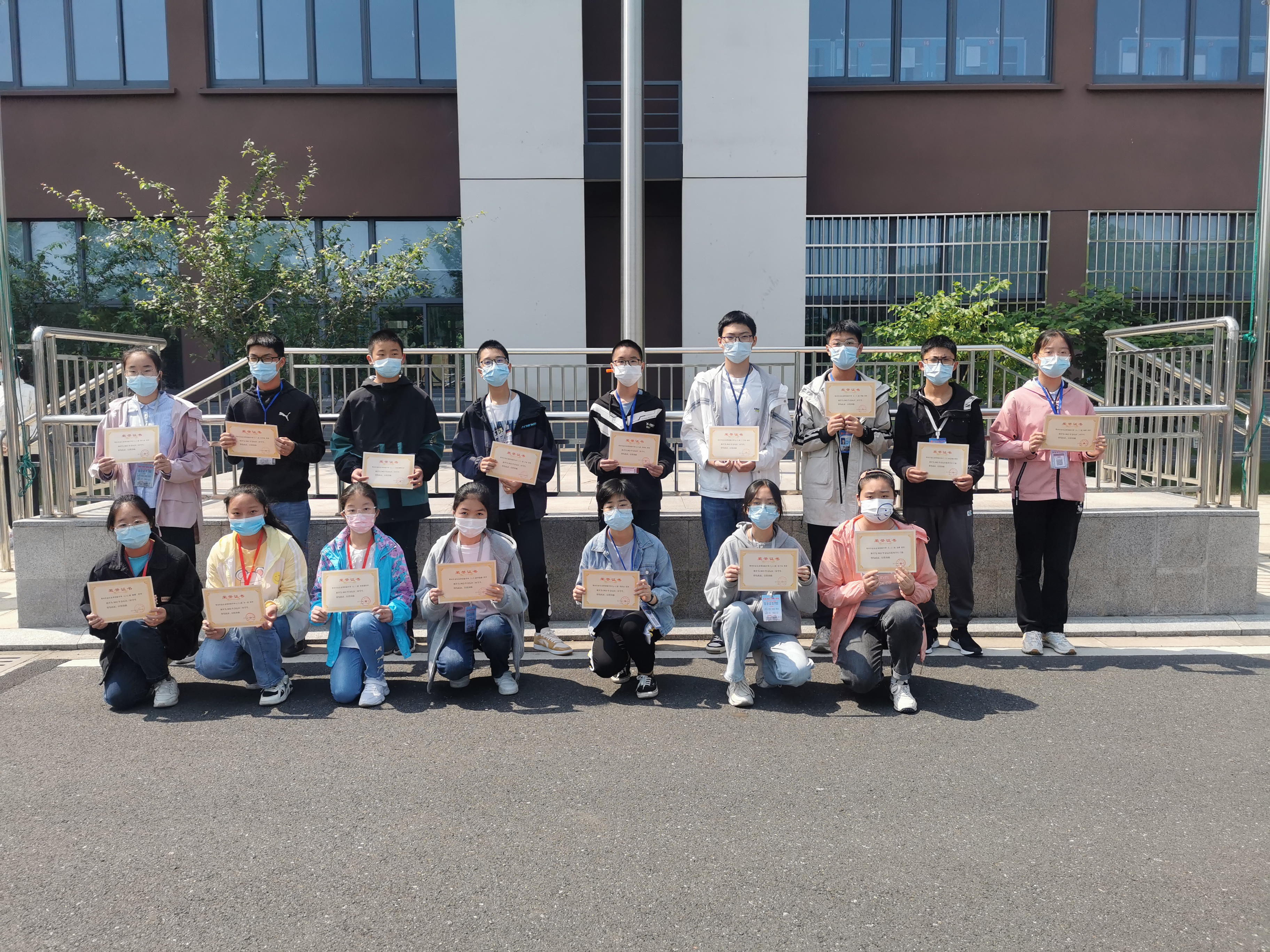 金坛区三好学生、优干合影.jpg